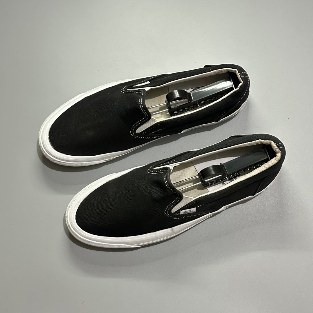 VANS VAULT SLIP ON (Category: Sneakers) located in Baguio. Submitted by macshop_items (Listing ID 1460972928, Image 3). Description: VANS VAULT SLIP ON - Size 10us(28cm) - Excellent condition - Signs of usage ₱ 2,480 + sf.