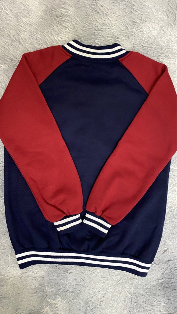 Varsity Jacket (Category: Coats, Jackets and Outerwear) located in Bangi. Submitted by yanadrobe (Listing ID 1460949608, Image 2). Description: - Unisex - Fit size S-M - Navy-red color - Never used .