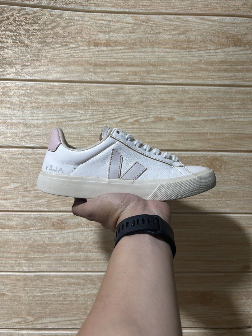 Veja Campo (Category: Sneakers) located in Butuan. Submitted by selected.kicks (Listing ID 1460925295, Image 2). Description: Veja Campo Leather Size 6 | 37 | 23 cm - authentic 💯 - used pair, no box. - scratches & sign of usage.