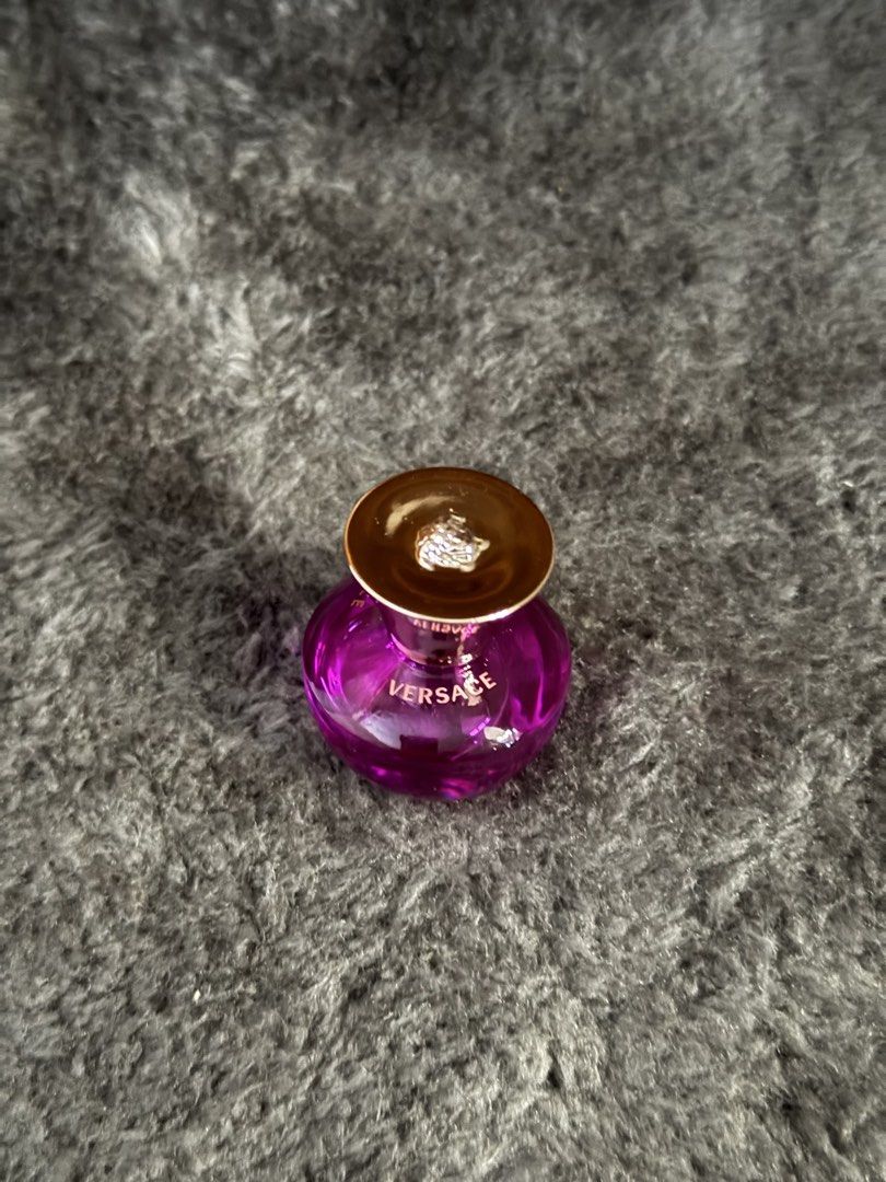 Versace Dylan Purple EDP 5ml (Category: Fragrance & Deodorants) located in Manila. Submitted by carlydeclutz22 (Listing ID 1461068937, Image 2). Description: Versace Dylan Purple EDP 5ml - Mini dab-type perfume - Floral fruity scent - Bought for 650 - Save 250! .