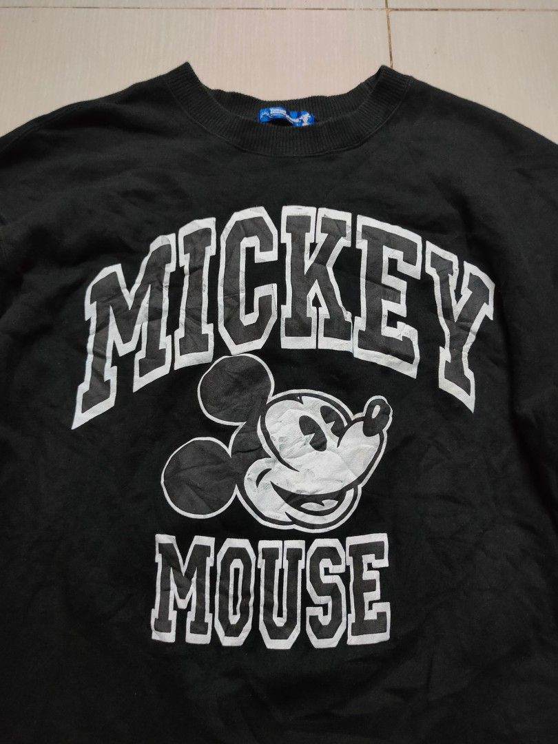 Vintage 90's Mickey Mouse (Category: Activewear) located in Cebu City. Submitted by richardvbaesa (Listing ID 1460961881, Image 2). Description: Vintage 90's Mickey Mouse 22x27 700.