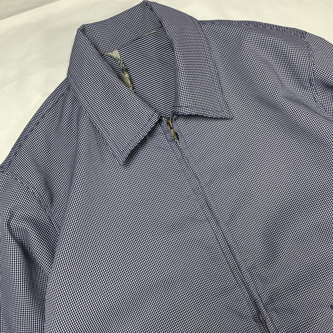 Vintage Casual Blouson Jacket (Category: Coats, Jackets and Outerwear) located in Baguio. Submitted by been.aged_ph (Listing ID 1460974223, Image 3). Description: 𝚂𝚒𝚣𝚎: fits up to M 𝙳𝚒𝚖𝚎𝚗𝚜𝚒𝚘𝚗𝚜: 21 x 26.5 𝙲𝚘𝚗𝚍𝚒𝚝𝚒𝚘𝚗: Excellent 𝙸𝚜𝚜𝚞𝚎: missing buttons & broken zipper Model Height: 5' 7" .