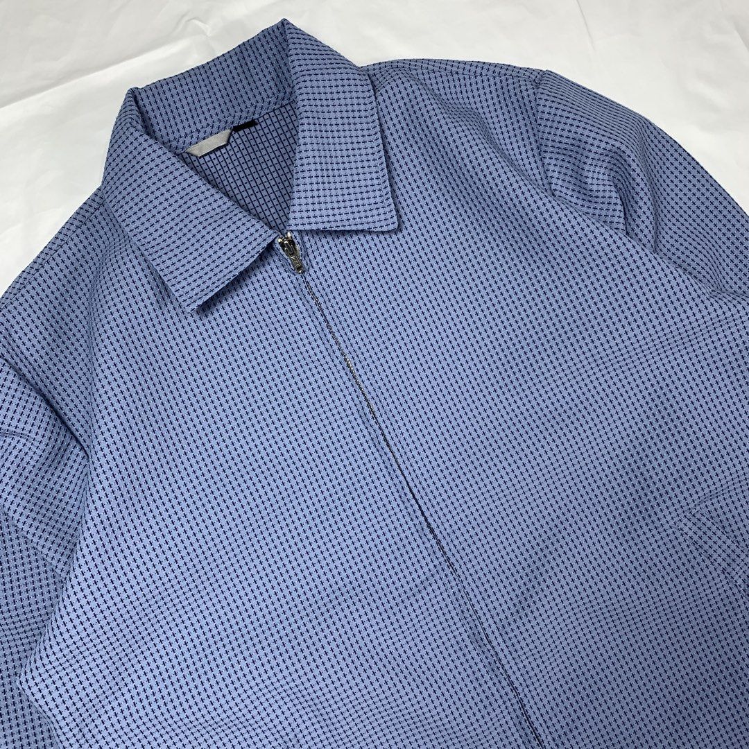 Vintage Casual structured Jacket (Category: Coats, Jackets and Outerwear) located in Baguio. Submitted by been.aged_ph (Listing ID 1460974764, Image 3). Description: 𝚂𝚒𝚣𝚎: fits up to M 𝙳𝚒𝚖𝚎𝚗𝚜𝚒𝚘𝚗𝚜: 22.5 x 26.5 𝙲𝚘𝚗𝚍𝚒𝚝𝚒𝚘𝚗: Very Good 𝙸𝚜𝚜𝚞𝚎: broken zipper (see last photo for reference) Model Height: 5' 7" .