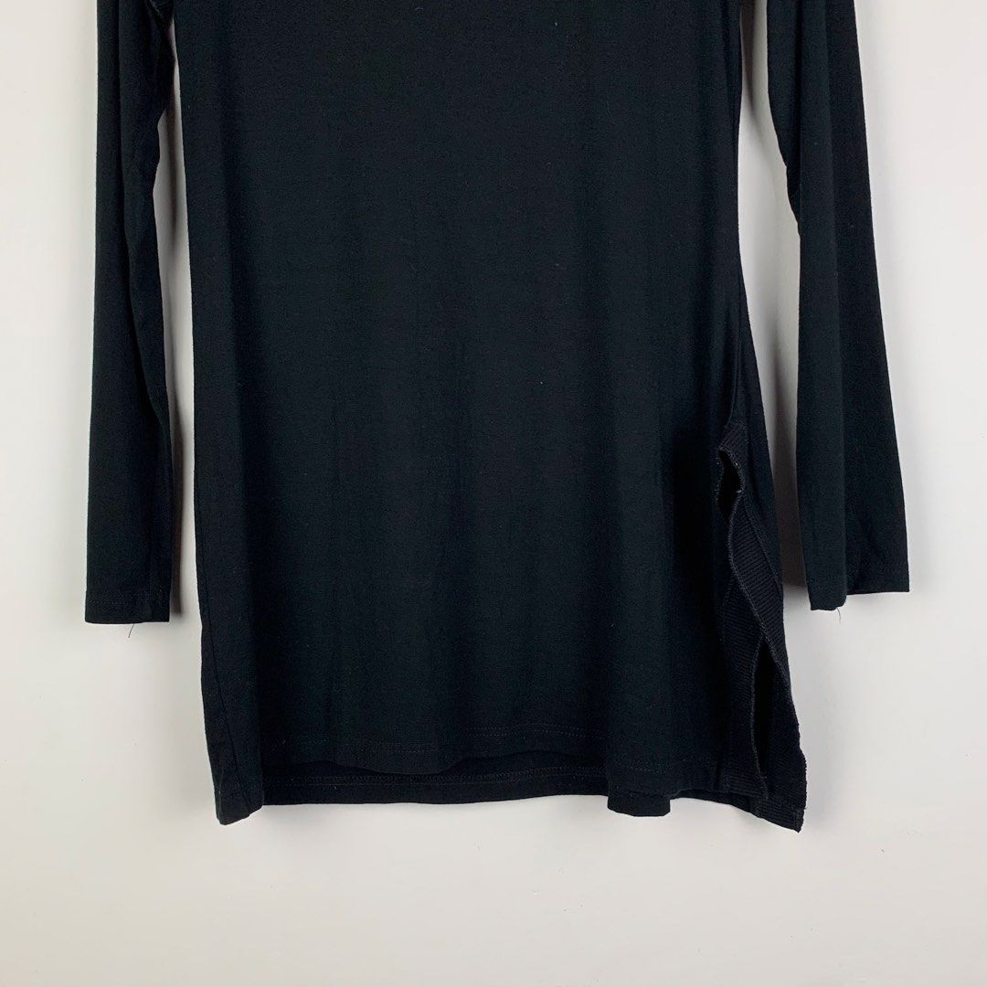 Vintage Cop Copine Layered Turtleneck Tunic (Category: Dresses) located in Cavite. Submitted by francuhstuff_ph (Listing ID 1461055524, Image 3). Description: Vintage Cop Copine Layered Turtleneck Tunic Size 38 Length: 27.8 Width: 16.5 Sleeve: 23 Shoulder: 14 Hem: 20.5 Used excellent condition No flaws/issues.