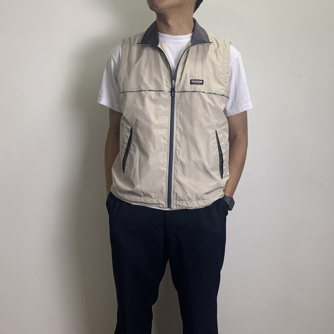 Vintage Dunlop Motorsport Vest (Category: Vests) located in Baguio. Submitted by been.aged_ph (Listing ID 1460972727, Image 2). Description: 𝚂𝚒𝚣𝚎: fits up to M 𝙳𝚒𝚖𝚎𝚗𝚜𝚒𝚘𝚗𝚜: 22 x 25.5 𝙲𝚘𝚗𝚍𝚒𝚝𝚒𝚘𝚗: Excellent 𝙸𝚜𝚜𝚞𝚎: pinhole & small stains (see last photo for reference) Model Height: 5' 7" .