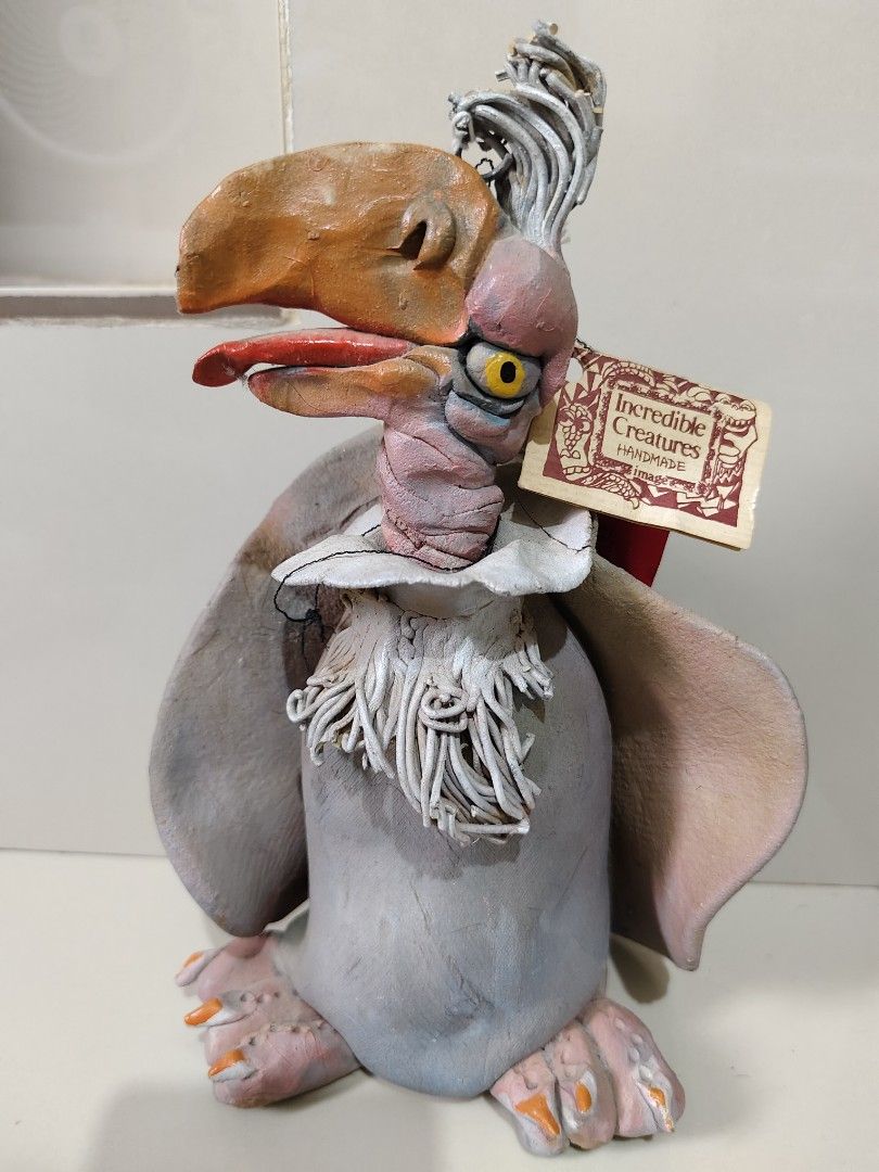 Vintage Handmade Stoneware Vulture (Category: Vintage Collectibles) located in Cabuyao City. Submitted by batman0417 (Listing ID 1460975129, Image 1). Description: good condition pa naman po ,mabigat, lalamove lang po sa bibili, rare find/collectible item, big size na din po.