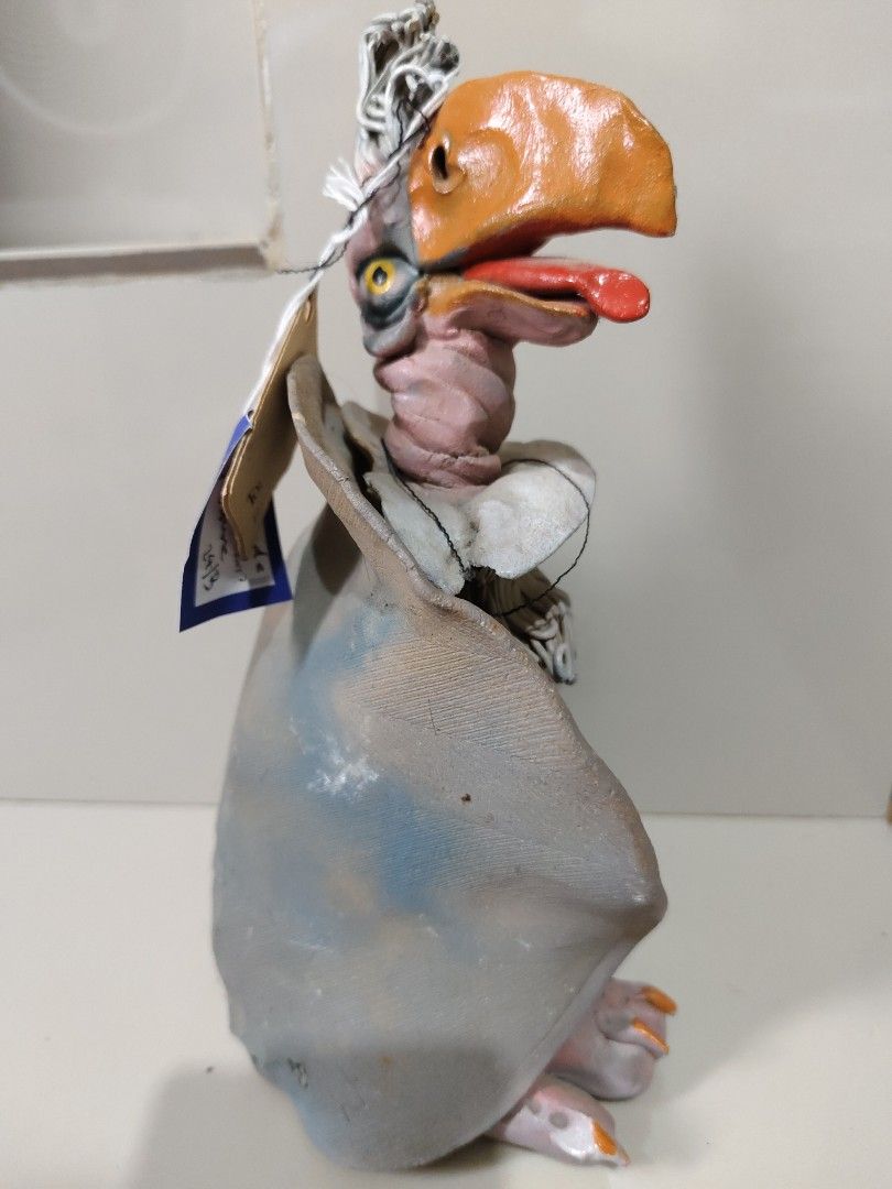 Vintage Handmade Stoneware Vulture (Category: Vintage Collectibles) located in Cabuyao City. Submitted by batman0417 (Listing ID 1460975129, Image 2). Description: good condition pa naman po ,mabigat, lalamove lang po sa bibili, rare find/collectible item, big size na din po.