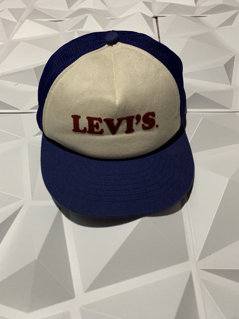 Vintage Levis trucker cap (Category: Caps & Hats) located in Alubijid. Submitted by braecel17 (Listing ID 1460971904, Image 1). Description: Vintage Levis Trucker Cap One Size excellent condition .