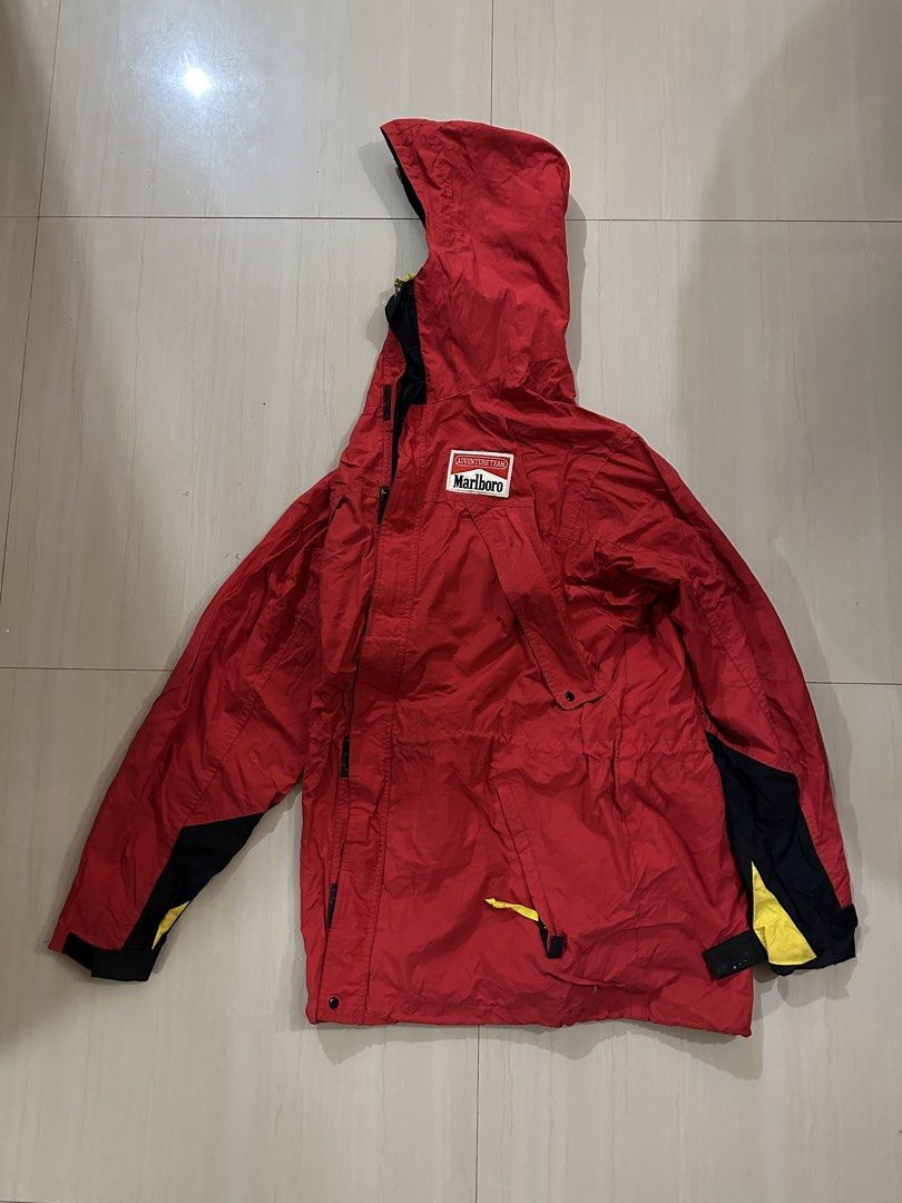 Vintage Marlboro (Category: Coats, Jackets and Outerwear) located in Alitagtag. Submitted by bhthrift_30 (Listing ID 1461052637, Image 1). Description: Vintage Marlbor Size XL Needwash 2500+sf.