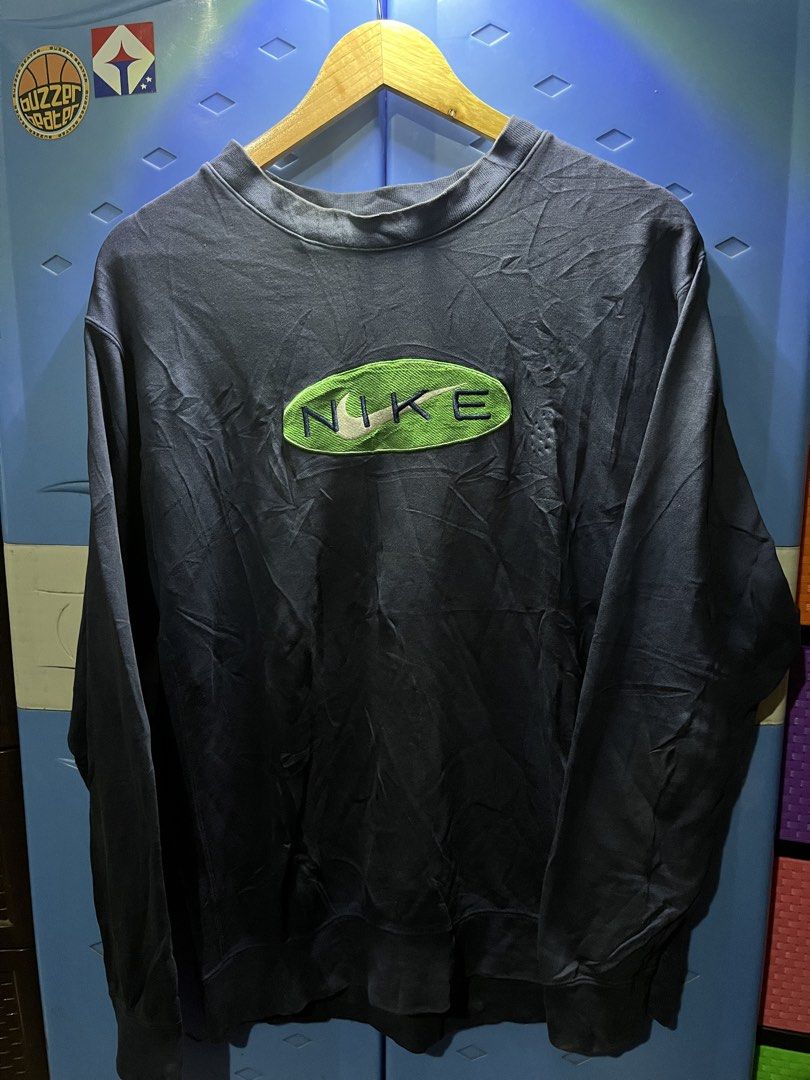 Vintage nike (Category: Announcements) located in Burgos, Pangasinan. Submitted by cane.3 (Listing ID 1460925875, Image 1). Description: NO ISSUE.