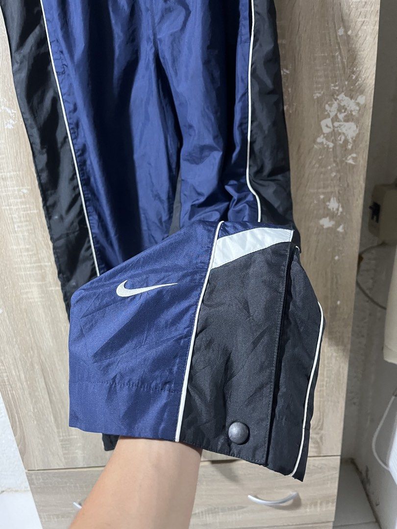 Vintage Nike Baggy Button Side Track Pants (Category: Joggers) located in Tagum. Submitted by pointers15 (Listing ID 1461046356, Image 3). Description: M on tag 32-36 Excellent Cr: 9.5/10 See it on last pic( 1 snap button ) and some cap button on waist.