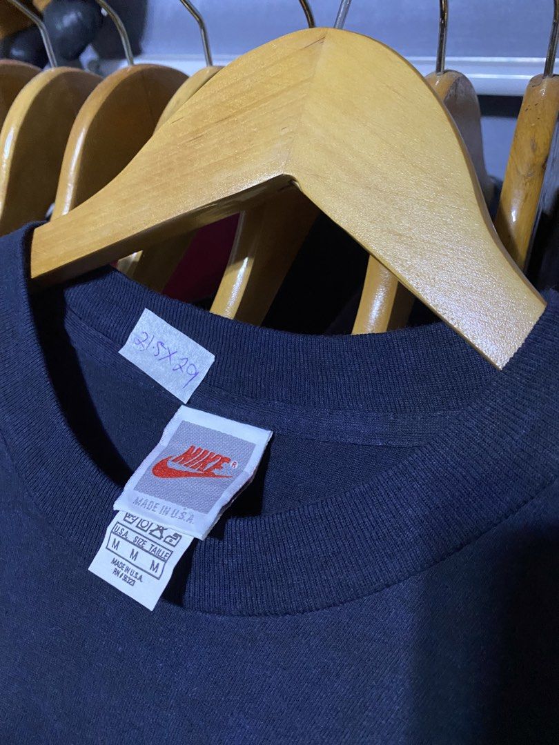 Vintage Nike Just Do It T-Shirt (Category: Tshirts & Polo Shirts ) located in Santa Ana. Submitted by tunes_vtg (Listing ID 1461035568, Image 3). Description: - Vintage Nike Single stitch - Features iconic 'Just Do It' graphic in grey and blue - Made in USA - Size M - Great for casual wear or workouts - Shows some signs of wear, but plenty of life left - A must-have for Nike fans - Excellent condition - No issues - Size M fit to L - Dimes:L29xW21