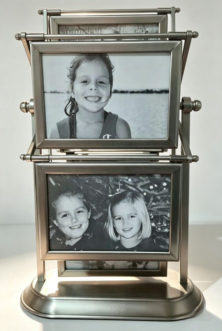 Vintage Photo Wheel (Category: Frames & Pictures) located in Bulacan. Submitted by gjeen (Listing ID 1460977596, Image 3). Description: *Good Quality *Made of Metal (heavy) *Perfectly fits 5x3.5 photos.