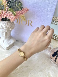 (Category: ) located in . Submitted by britzcloset (Listing ID 1461000839, Image 1). Description: .