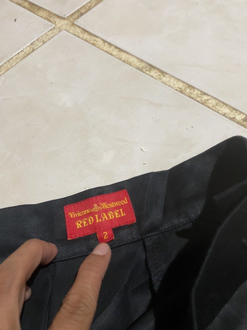 vivienne westwood skirt (Category: Skirts) located in Iligan City. Submitted by yolkfinds (Listing ID 1461113901, Image 3). Description: swipe for detailed pictures 25 waistline 20 length.