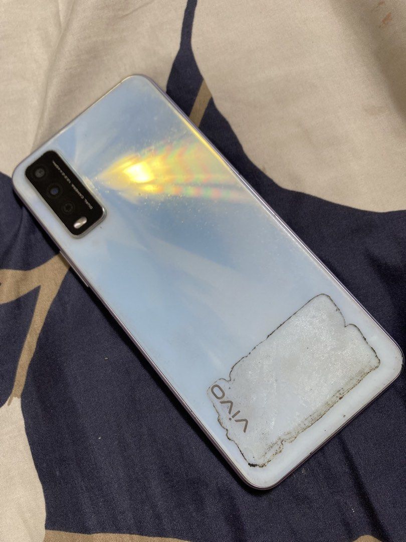 VIVO Y20 (Category: Vivo) located in Manila. Submitted by itzcln (Listing ID 1460932830, Image 2). Description: VIVO Y20 FOR SALE - WELL USED, BAWAL SA MAARTE - ALL WORKING, NO ISSUE SA SPECS & BUTTONS - MALINAW PA RIN CAMERA - UNLI RESET - MALAKAS SPEAKER - SMOOTH PA DIN HONEST ISSUE: MAY BASAG ‘YUNG IBABA, ASIDE DON WALA NA. ( HINDI NAKAKA APEKTO SA PERFORMANCE NG PHONE KAYA GOODS PA DIN. ) INCLUSION : WALA. UNIT LANG. LOCATION : GENERAL TRIAS 