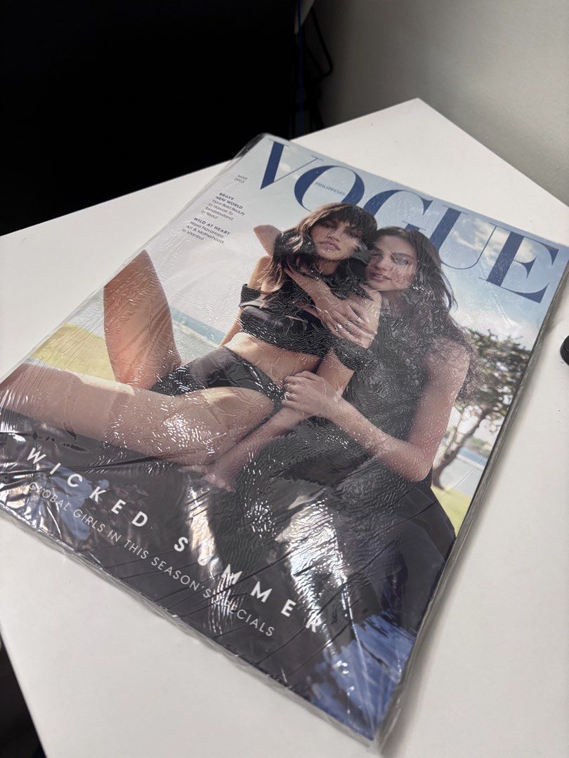 Vogue Philippines Magazine - April 2023 Issue (Category: Magazines) located in Marikina City. Submitted by decuidyi (Listing ID 1461093512, Image 1). Description: - Vogue Philippines Magazine - April 2023 Issue - Featured Articles: "Wicked Summer", "Global Girls in This Season's Specials", "Astonishing Orange" - Condition: Brand new, still sealed in original plastic packaging. - SEALED.