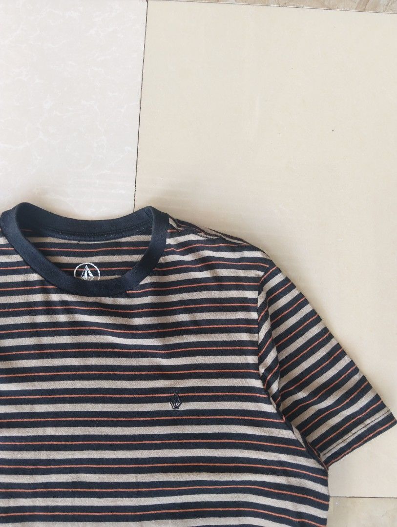 Volcom Striped T-Shirt M/M (Category: Tshirts & Polo Shirts ) located in Digos. Submitted by cebor (Listing ID 1460971721, Image 2). Description: -VOLCOM -MEDIUM -EXCELLENT CONDITION -CR:9.8/10.