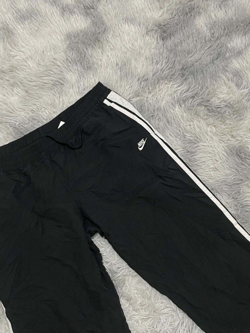 Vtg nike trackpants (Category: Jeans) located in Roxas City. Submitted by vtg_finds (Listing ID 1461008991, Image 2). Description: Excellent condi Measurements: Waist:32 (stretchable) Length:41 Hem:9.