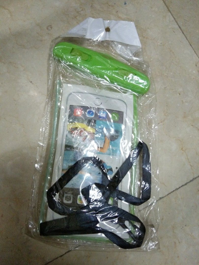 Waterproof case for phone (Category: Cases & Sleeves) located in Quezon City. Submitted by eidorableshop (Listing ID 1461009713, Image 1). Description: .