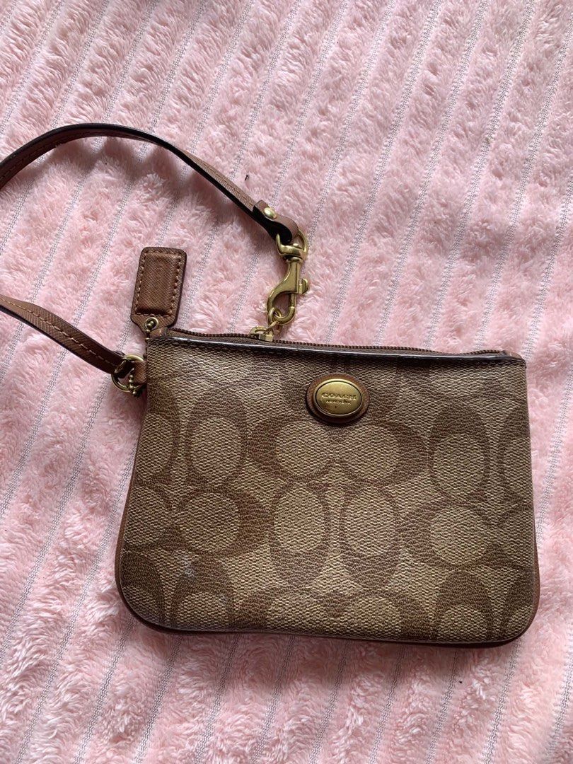 whrislet cutie (Category: Wallets & Card holders) located in Davao. Submitted by triftedbagsforyou (Listing ID 1460954006, Image 1). Description: well loved .