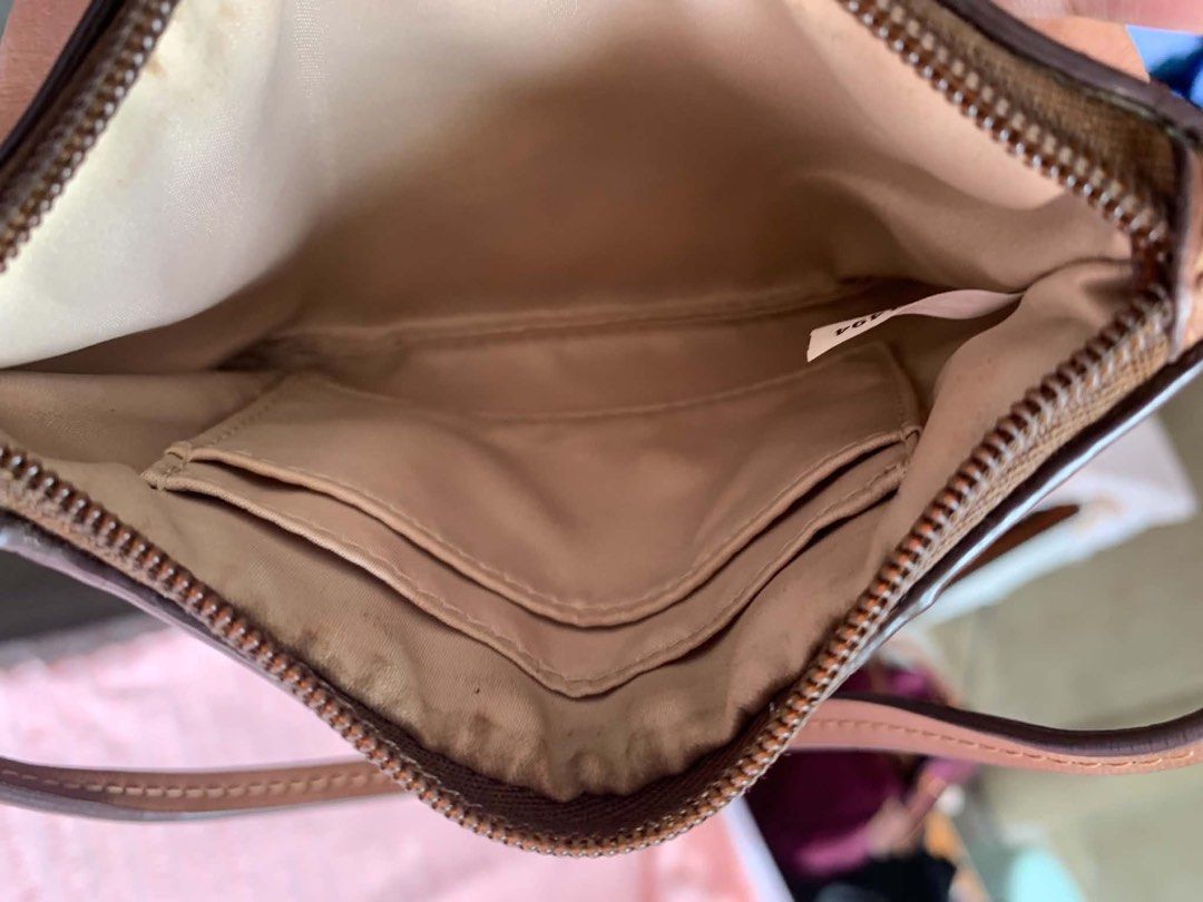 whrislet cutie (Category: Wallets & Card holders) located in Davao. Submitted by triftedbagsforyou (Listing ID 1460954006, Image 2). Description: well loved .