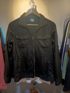 (Category: ) located in . Submitted by flipping_clothes (Listing ID 1461046898, Image 1). Description: .