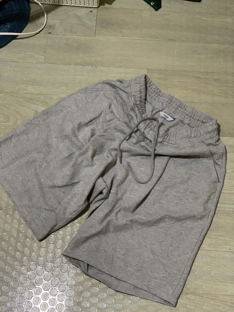 XEROBNR LONG SWEATSHORT (Category: Joggers) located in Davao. Submitted by meta_thrift (Listing ID 1461113148, Image 3). Description: XEROBNR DARK GRAY SWEATSHORT Size M on tag Waist: Freesize Length: 22 Thigh: 13 Leg hole: 12.5 Excellent Condition Complete Tags No Issue.