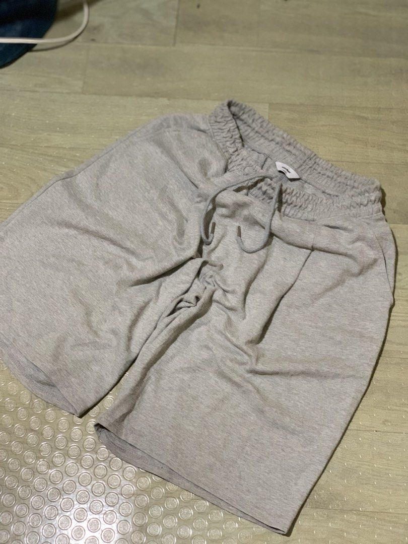 XEROBNR LONG SWEATSHORT (Category: Joggers) located in Davao. Submitted by meta_thrift (Listing ID 1461113180, Image 3). Description: XEROBNR LIGHT GRAY SWEATSHORT Size M on tag Waist: Freesize Length: 22 Thigh: 13 Leg hole: 12.5 Excellent Condition Complete Tags No Issue.