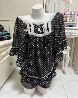 (Category: ) located in . Submitted by helpmeclearclothespls (Listing ID 1460939442, Image 1). Description: .