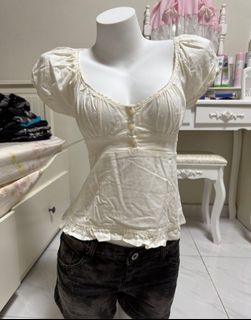 (Category: ) located in . Submitted by helpmeclearclothespls (Listing ID 1460940486, Image 1). Description: .
