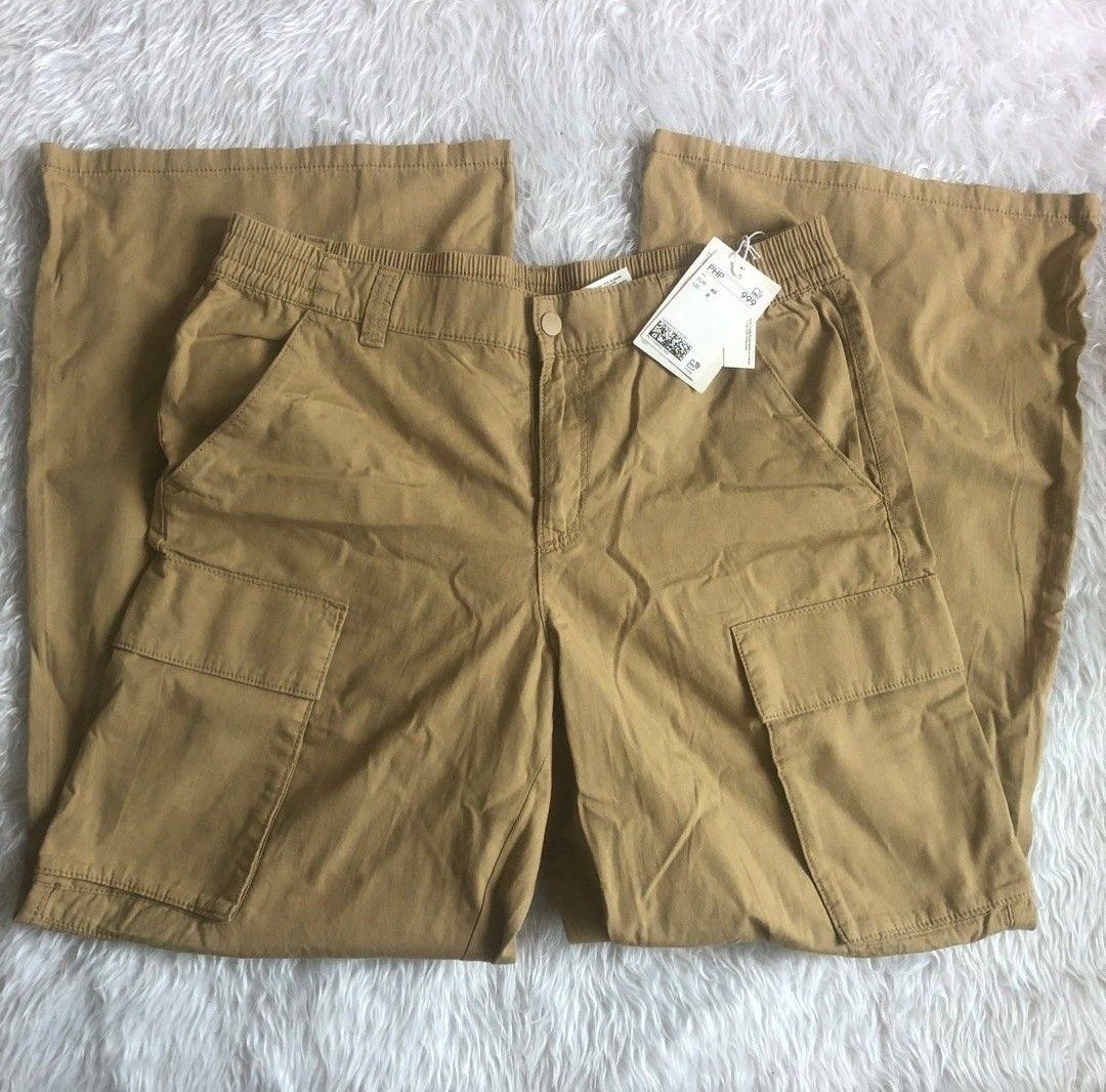 y2k cargo pants (Category: Other Bottoms) located in Mandaluyong City. Submitted by kiriko. (Listing ID 1460940613, Image 3). Description: orig price was 1k. price is fixed MOP GCash, Maya MOD J&T, Lalamove.