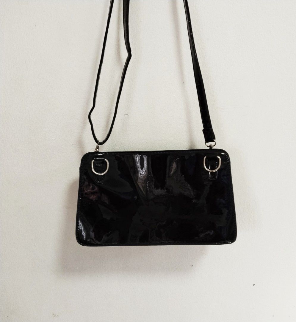 Y2K Gothic Harajuku Shoulder Bag (Category: Shoulder Bags) located in Pateros City. Submitted by blashjunks.y2k (Listing ID 1460927845, Image 3). Description: Y2K GOTHIC HARAJUKU SHOULDER BAG 350PHP MSG US.
