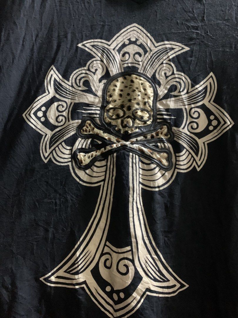 Y2K SKULL CHROME (Category: Tshirts & Polo Shirts ) located in Cavite. Submitted by thrift_2find (Listing ID 1461011652, Image 2). Description: width 20 length 27.
