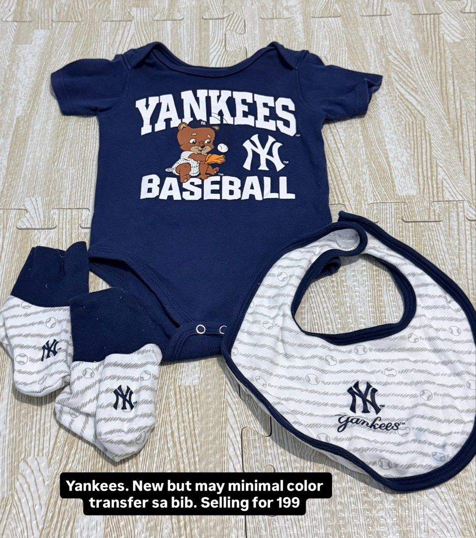 Yankees Set 0-6M (Category: Babies & Kids Fashion) located in Las Pinas. Submitted by mitch_24 (Listing ID 1460956048, Image 1). Description: New but has minimal color transfer sa bib.