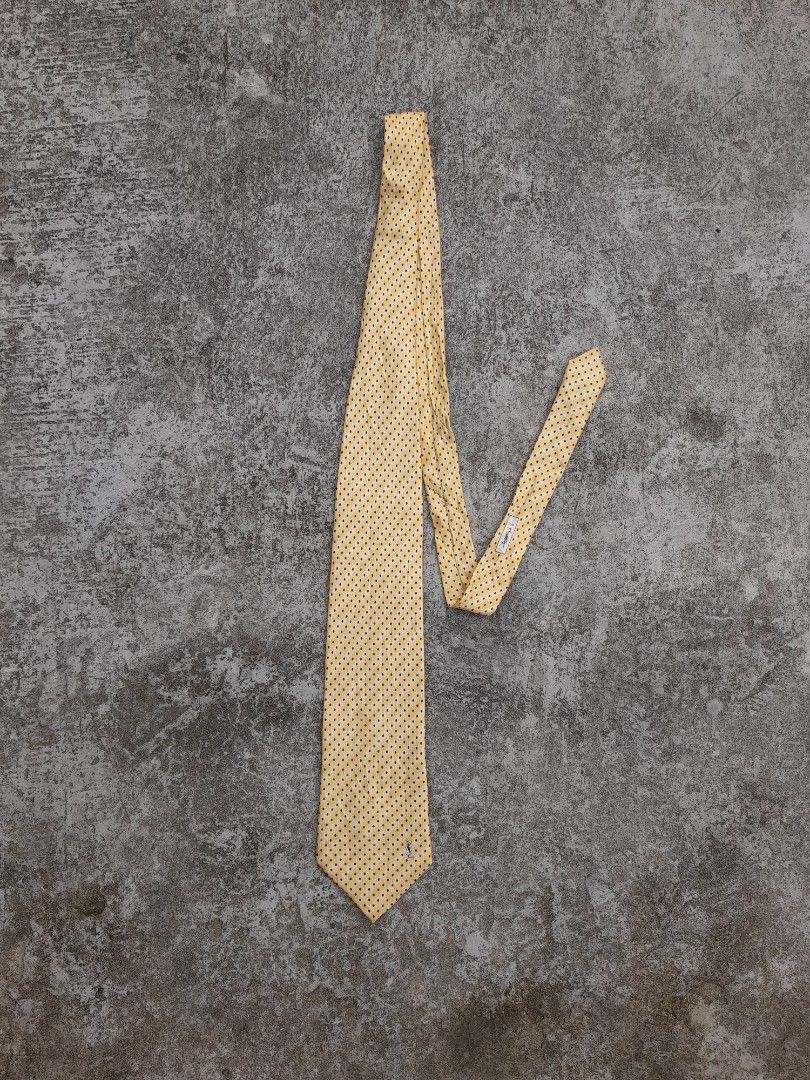 Yves Saint Laurent Neck Tie (Category: Luxury Accessories) located in Iloilo. Submitted by mnky.bsns03 (Listing ID 1461065137, Image 1). Description: 9.5/10 Color rate No issues 58 Length.