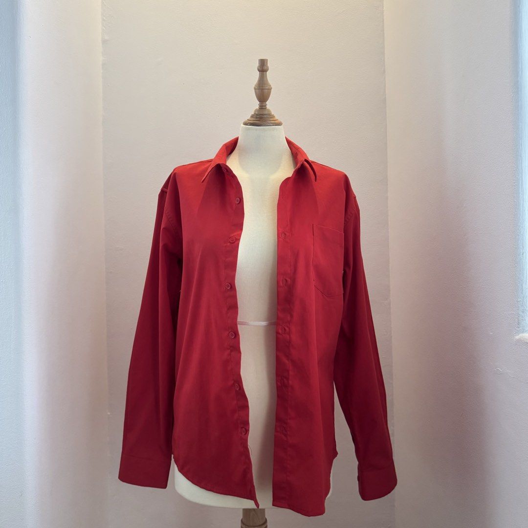 zanetti red long sleeve top (Category: Longsleeves) located in Pasay City. Submitted by ultzen (Listing ID 1460937964, Image 3). Description: - zanetti red long sleeve top - size XL (comfortably for M to L, possibly a little fit for XL) - perfect for evenings out or work attire - 9/10 condition - rfs: decluttering mop: bpi / gcash / maribank mod: j&t / lbc / maribank.