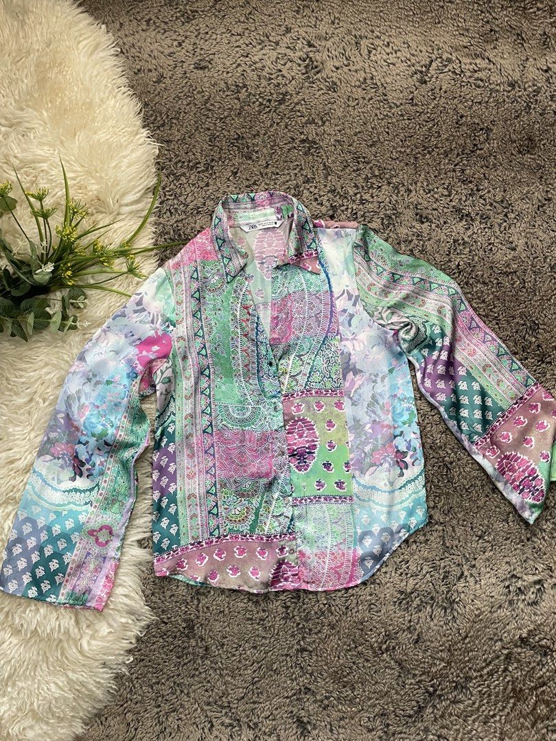 ZARA (Category: Longsleeves) located in Catmon. Submitted by menchyyong97407 (Listing ID 1461056623, Image 3). Description: - ZARA long sleeve shirt - Unique patchwork print - Button-up front - Fabric has a subtle sheen - Pairs well with jeans - Size XS-S.