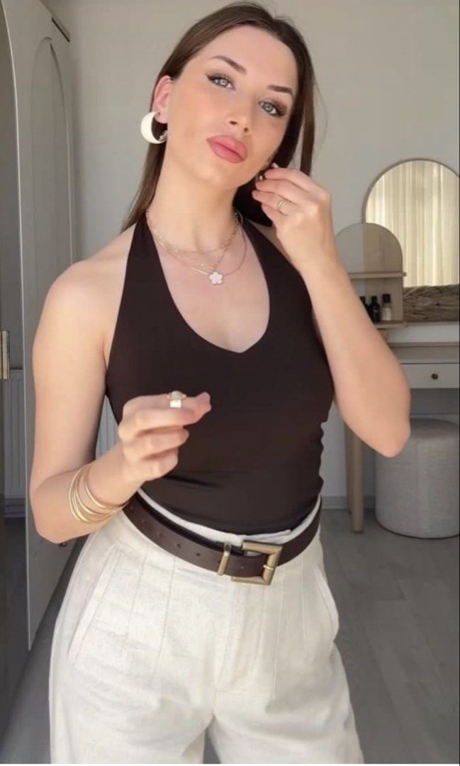 ZARA | Basic Brown Halter Top - Small (Category: Sleeveless) located in Roxas City. Submitted by elliesuite (Listing ID 1460966170, Image 1). Description: Read: LAST PRICE POSTED ‼️ NO WHEN WORN ‼️ NO MEASUREMENTS Brand New with Tags Size: Small Stretchable Color: Brown SF c/o Buyer. (JRS Express ONLY ₱150) No grab/lala (not from the Metro) All sales are final. No REFUND. No return / exchange. .