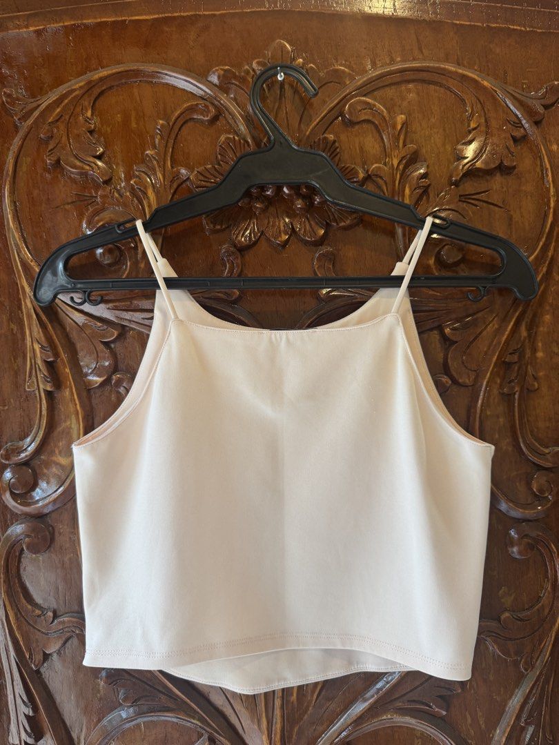 Zara Blush Pink Cropped Top (Category: Sleeveless) located in Santa Rosa. Submitted by meldeclutters (Listing ID 1461028684, Image 3). Description: Zara Blush Pink Cropped Top Medium Well used.
