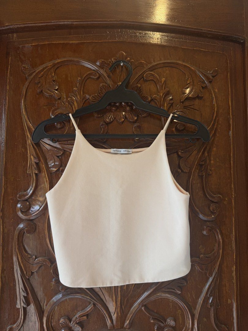 Zara Blush Pink Cropped Top (Category: Sleeveless) located in Santa Rosa. Submitted by meldeclutters (Listing ID 1461028684, Image 1). Description: Zara Blush Pink Cropped Top Medium Well used.