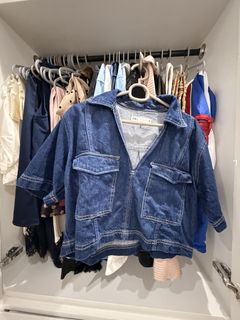 (Category: ) located in . Submitted by shopwitheli (Listing ID 1461080786, Image 1). Description: .