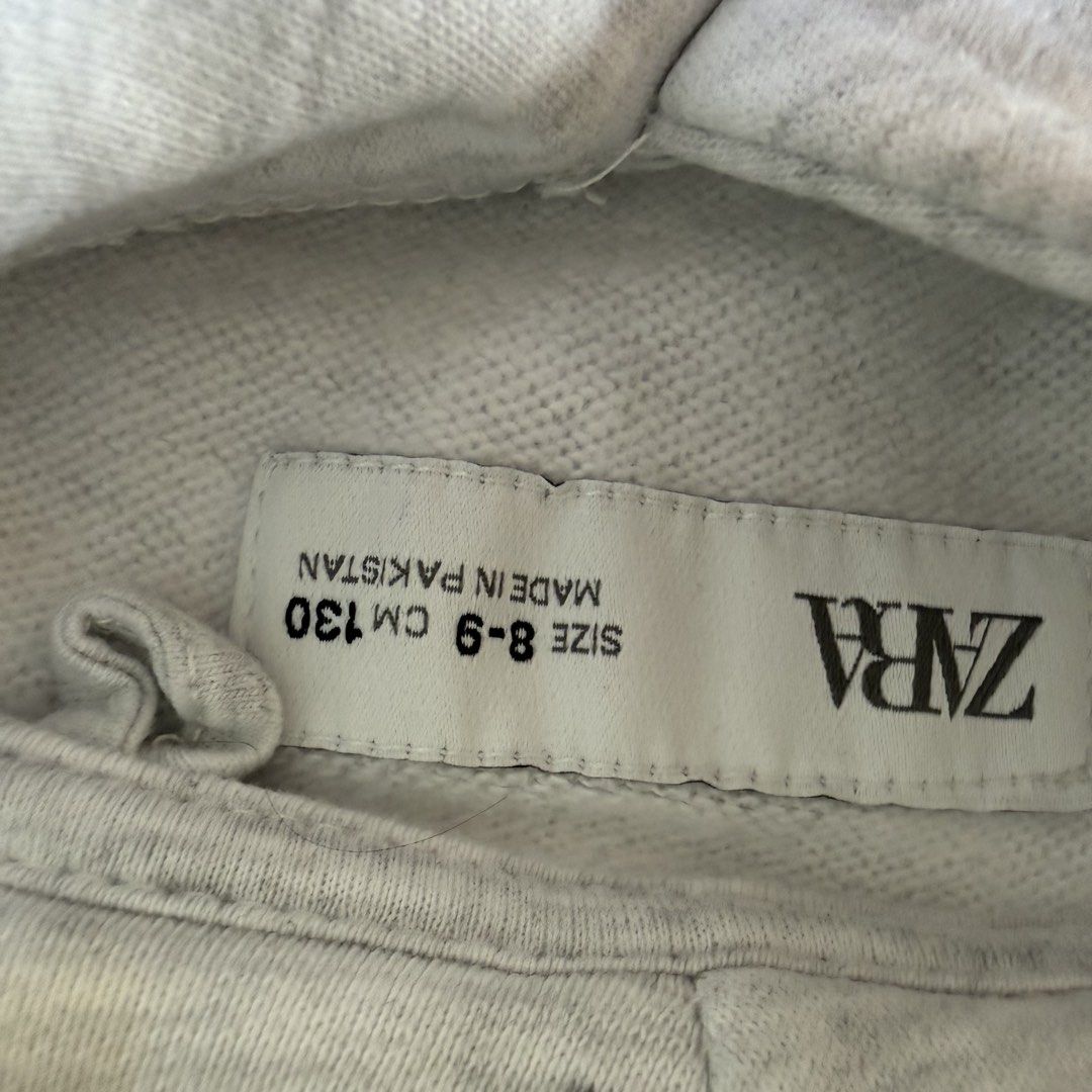 Zara hoodie (Category: Babies & Kids Fashion) located in Quezon City. Submitted by shyllemercado (Listing ID 1460935383, Image 2). Description: .