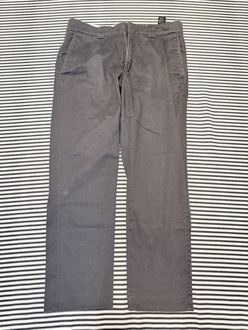ZARA Man Grey Chinos Pants (Category: Chinos) located in Cavite. Submitted by mosesangelo (Listing ID 1461037717, Image 1). Description: - Condition: 8.5/10.