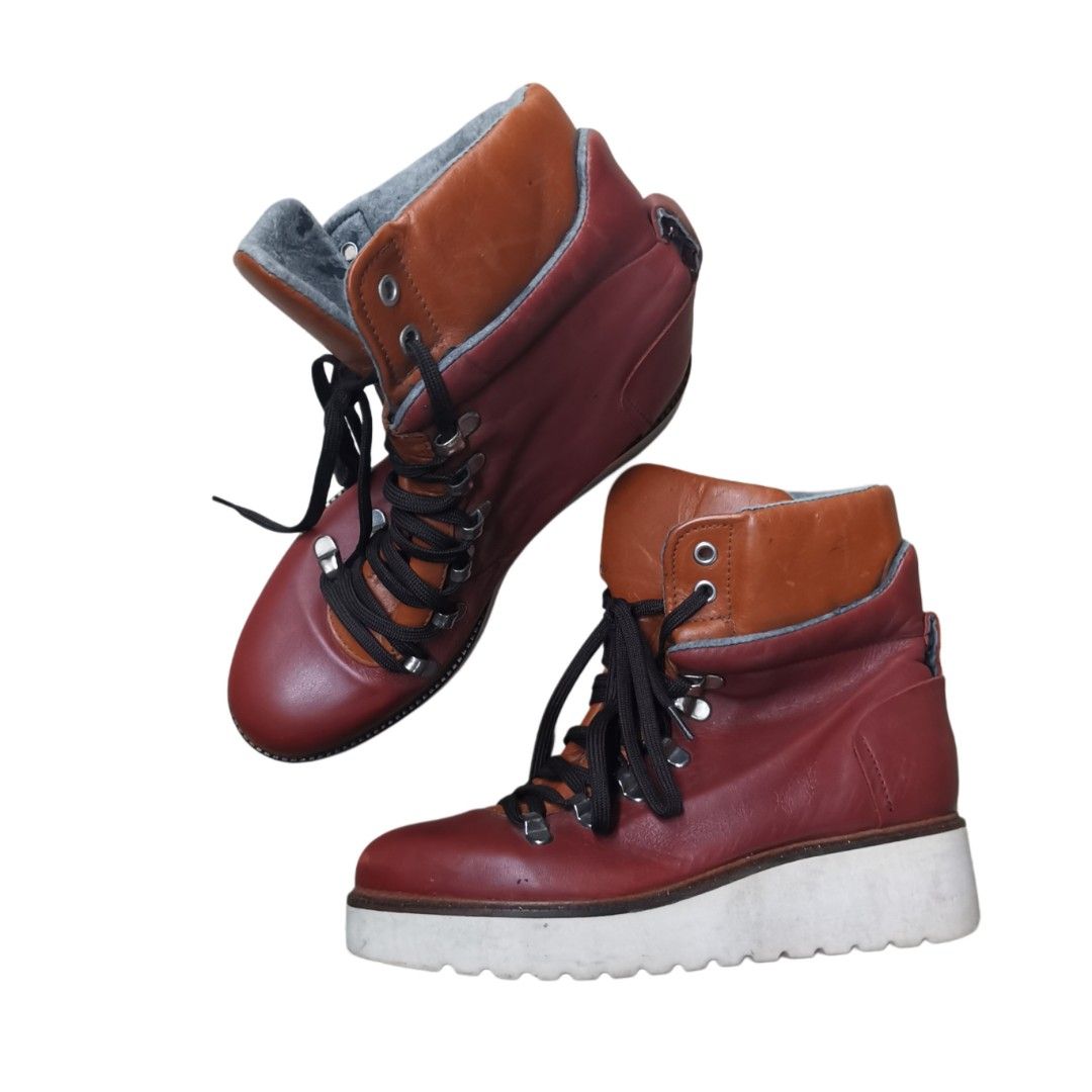 Zara Platform Boots (36 or 5 Women) (Category: Boots) located in General Mariano Alvarez. Submitted by hundred_lives (Listing ID 1461053287, Image 1). Description: Zara Platform Boots (36 or 5 Women) Authentic Original Good Condition ‼️***Or Best Offer Wins***‼️ ‼️***Split Or As Pack***‼️ ‼️***Negotiable All Items***‼️ ‼️***What You See Is What You Get***‼️ Tags: burberry fendi mcm givenchy yohji yamamoto rick owens prada dolce & gabbana channel 