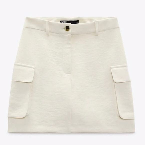 Zara skort (Category: Other Bottoms) located in Bauang. Submitted by bellefiori (Listing ID 1461037348, Image 1). Description: 27-29 waistline no ww last price posted.