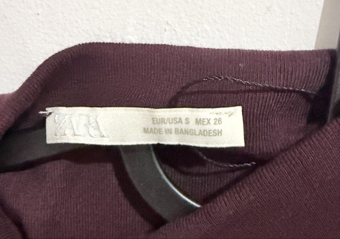 Zara Sleeveless Halter Top (Category: Sleeveless) located in Quezon City. Submitted by blayt (Listing ID 1461026471, Image 2). Description: - maroon .