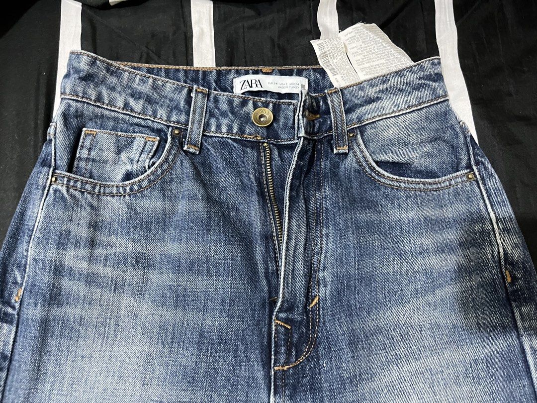 ZARA Straight Leg Jeans (Category: Jeans) located in Angeles City. Submitted by melloromi (Listing ID 1461086286, Image 3). Description: Zara Jeans Size: EU 34 / US 2 / XS Waist: approx. 26-27” Length: 47.5” Blue denim, straight-leg fit.