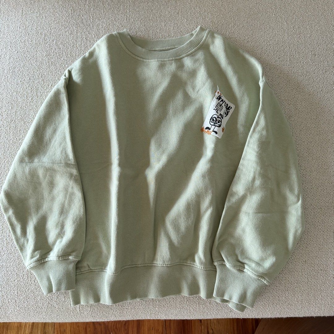 Zara sweater (Category: Babies & Kids Fashion) located in Quezon City. Submitted by shyllemercado (Listing ID 1460932922, Image 1). Description: .