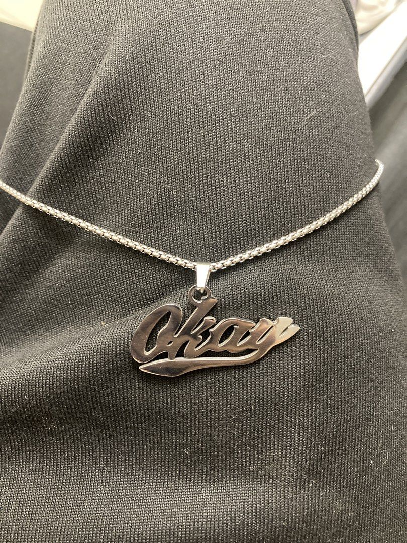 ₱60 + SF via JNT (Category: Necklaces) located in Batangas. Submitted by declutteringvon (Listing ID 1461318989, Image 1). Description: Okay, stainless steel non tarnish, barely used, declutter..
